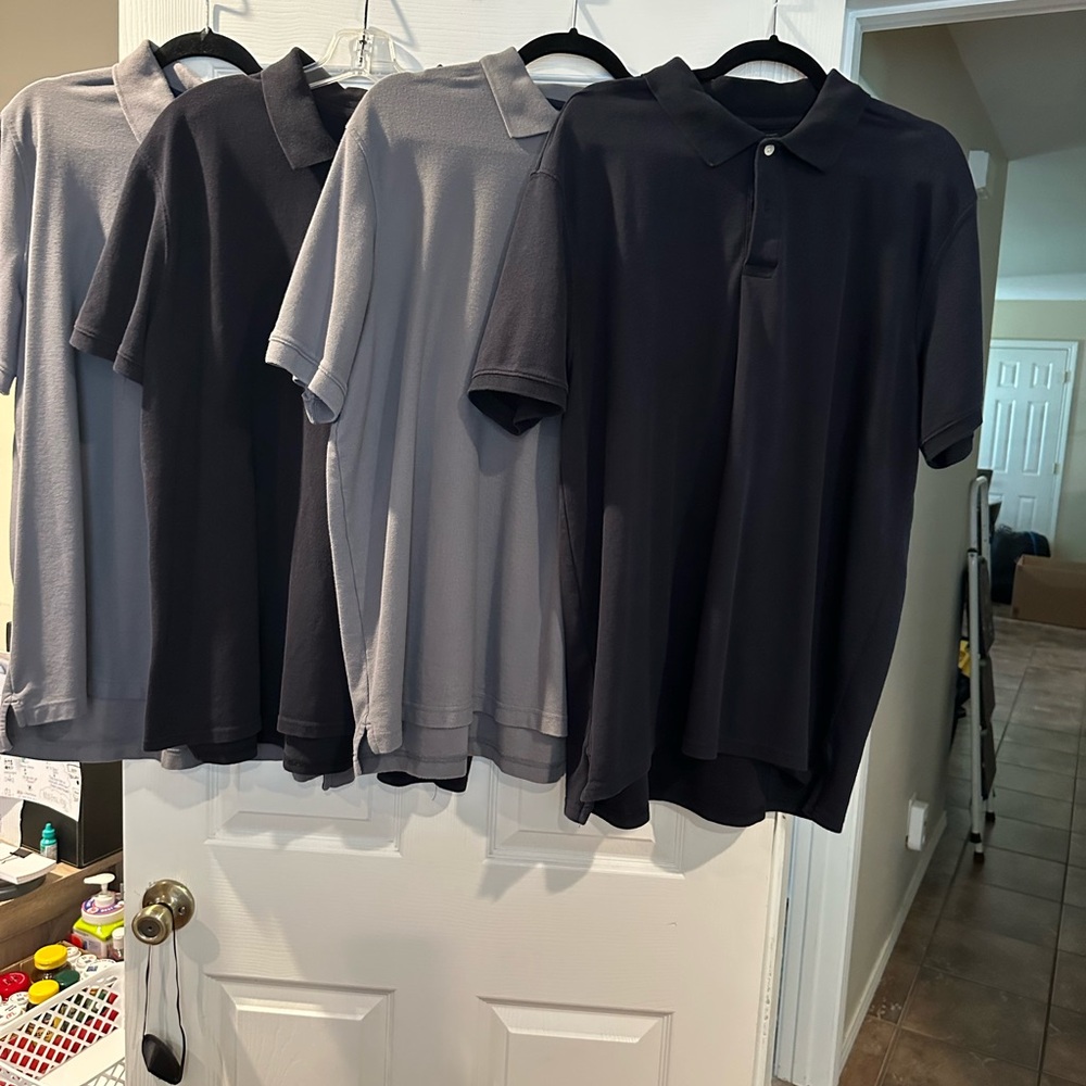 St. John's Bay Black and Gray Polo Shirt Casual Wear
BUNDLE OF 4